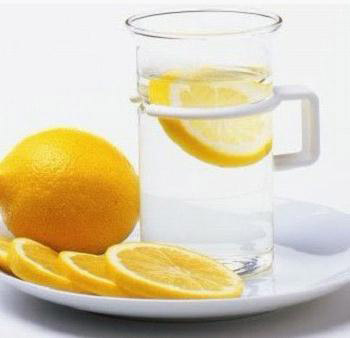 【柠檬的功效与作用】柠檬怎么吃 喝柠檬水有什么好处