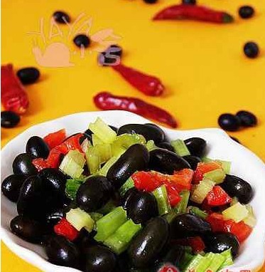 【黑豆】黑豆的功效与作用及食用方法 醋泡黑豆的功效及吃法