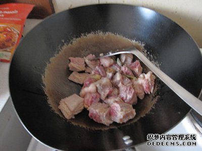 土豆烧牛肉的做法 最正宗的做法(图解）